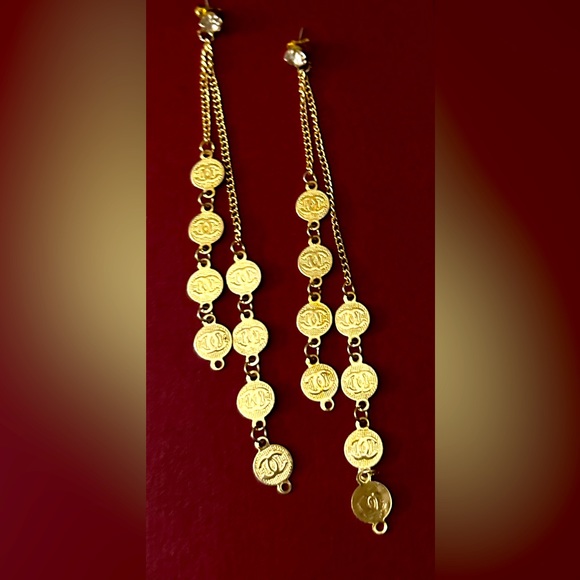 New Gold plated 18 carat durable earrings and necklace pendant. - Picture 1 of 4